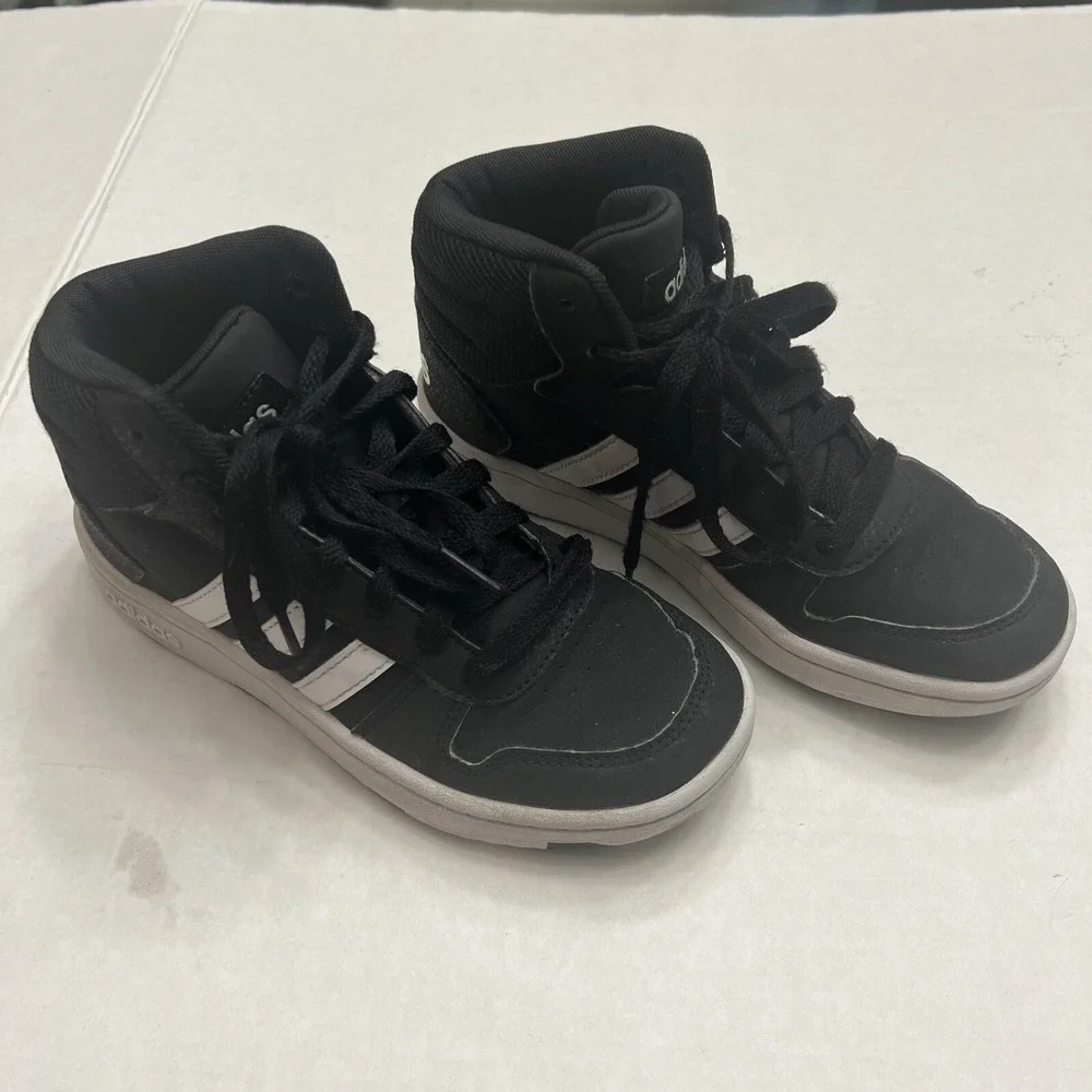 Adidas Kids Hoops 2 FY6468 Black Running Shoes Sneakers Size 2 US Basketball Mid